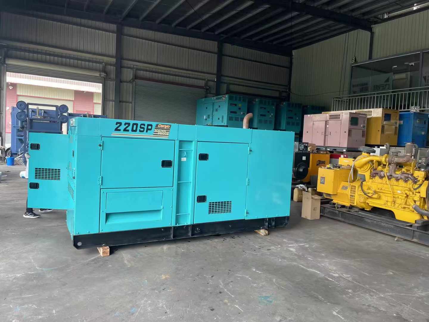 成武800kW 柴油发电机的输出电流波动范围是多少?